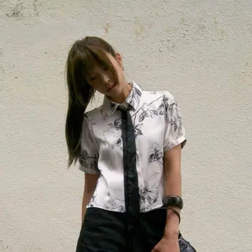 ZARA 리본 포함 프린트 패턴 셔츠 반팔 블라우스 새틴 꽃무늬