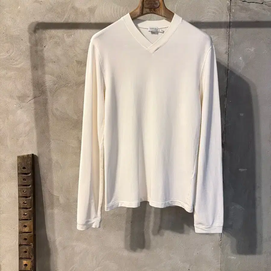 아르마니 V넥 긴팔 티셔츠 남성105