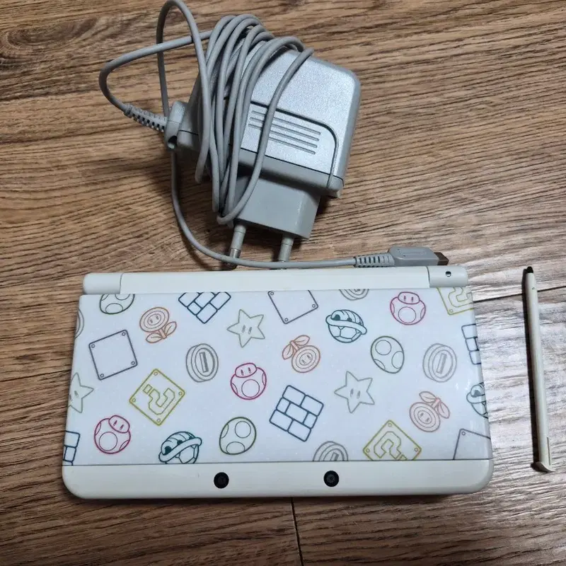 닌텐도 3DS 마리오 에디션 본체