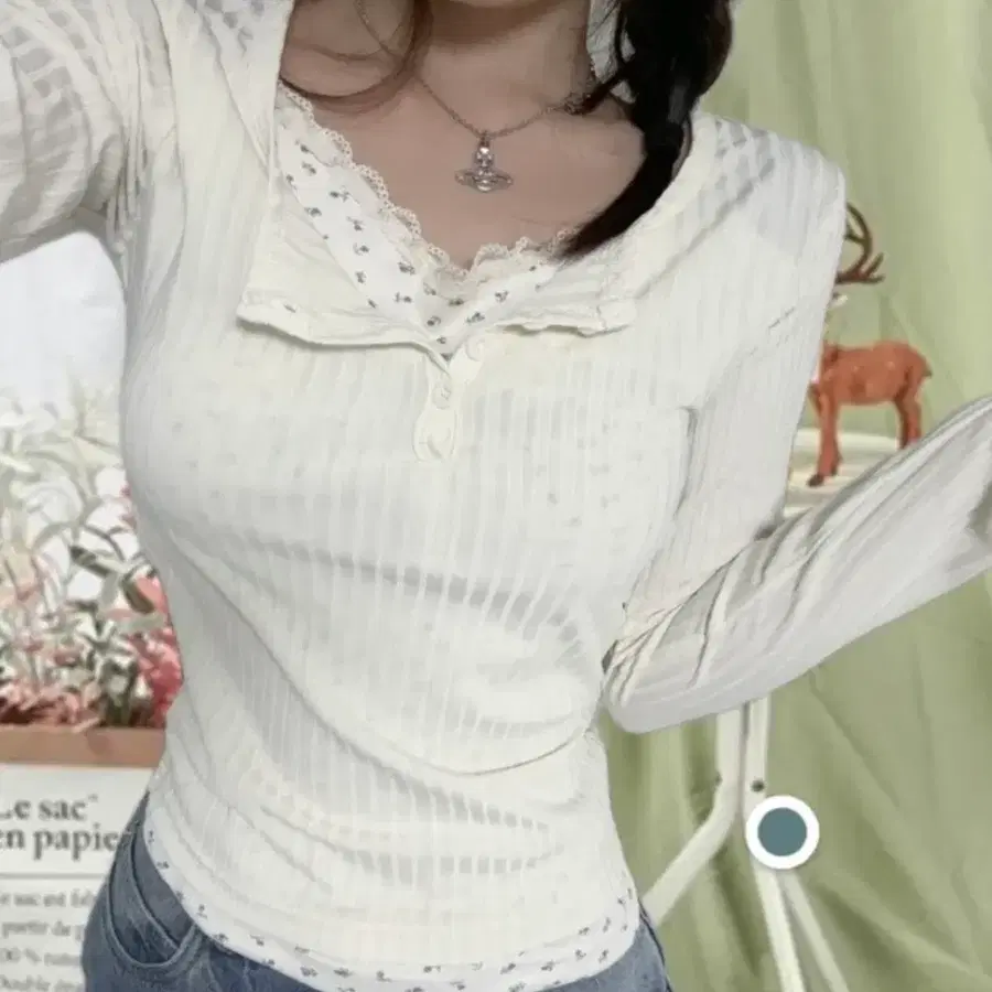 잔꽃 레이어드 긴팔티 쫀쫀한 핏감 여리핏 데일리룩 데이트룩 봄 긴소매티셔