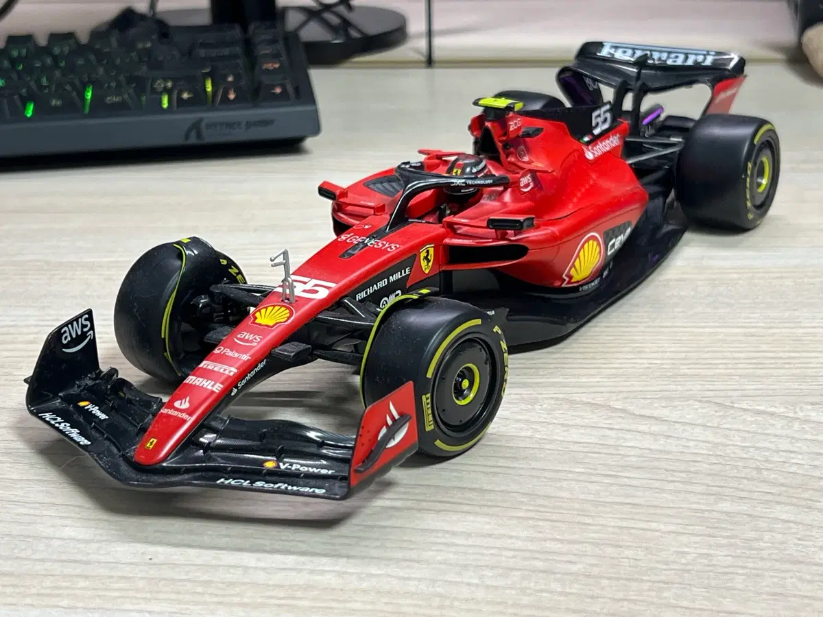 부라고 1/18 페라리 SF-23 카를로스 사인츠 다이캐스트 팝니다