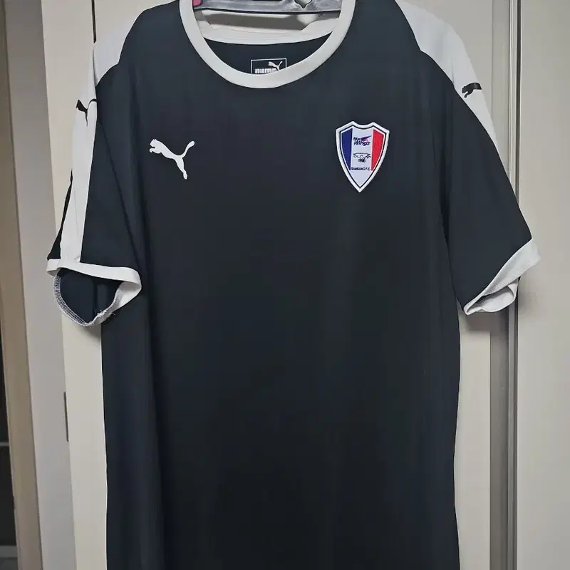 푸마 축구 유니폼 블랙 수원삼성 105사이즈 팝니다