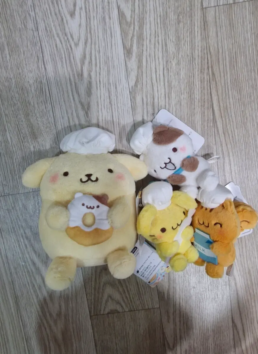 산리오 폼폼푸린 30주년 기념 애니버서리 스위트파티 팝업 한정 인형 마코 키링