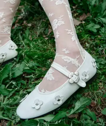ROCKFISH MINJUKIM FLORAL PATCH MARYJANES