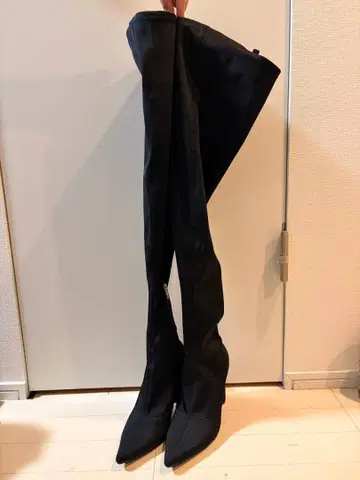 YELLO 블랙 니하이 부츠 스트레치 소재