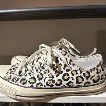 CONVERSE REACT 레오파드 무늬 스니커즈