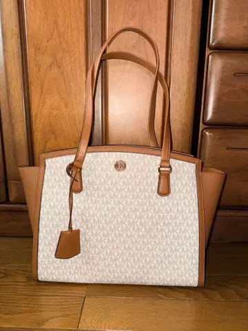 Michael Kors MK 시그니처 토트백 라지