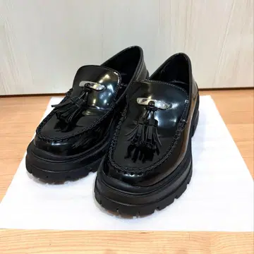 ZARA 블랙 태슬 로퍼