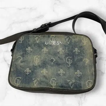 GUESS 데님 숄더백