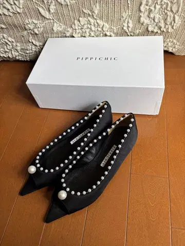 PIPPICHIC 펄 장식 플랫슈즈 블랙