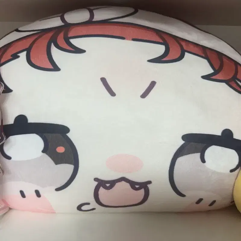 스텔라이브 봄빛데이트 아카네 리제 얼빡 쿠션 판매합니다