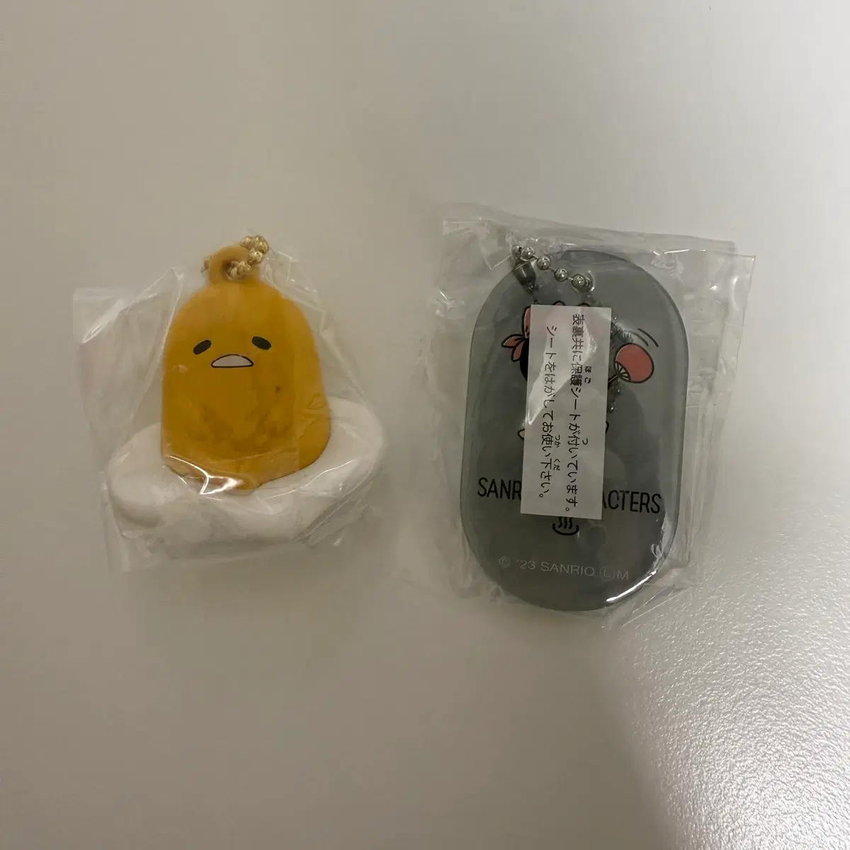 산리오 구데타마 배드바츠마루 온천 키링