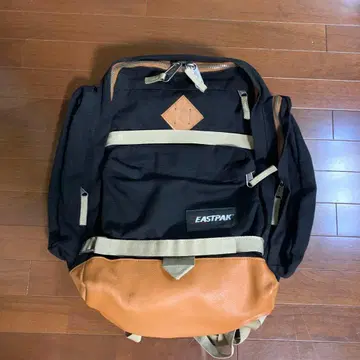 EASTPAK 백팩 블랙 x 베이지