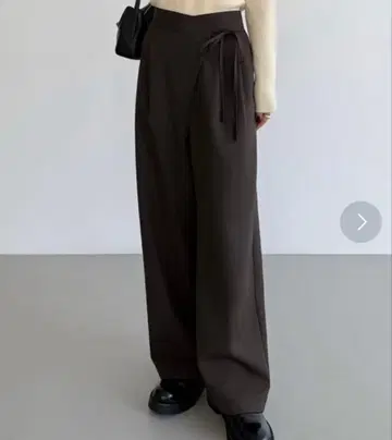 정가 약 8000엔 허리 리본 와이드 슬랙스 다크 브라운 MT 사이즈
