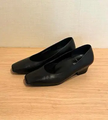 [새상품급] 와코루 서세스워크 펌프스 22.0cm 3E 힐 3.5