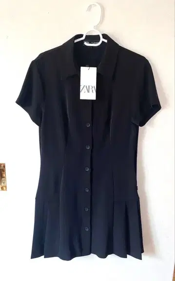 새상품 ZARA 반팔 미니 원피스 블랙 M 사이즈