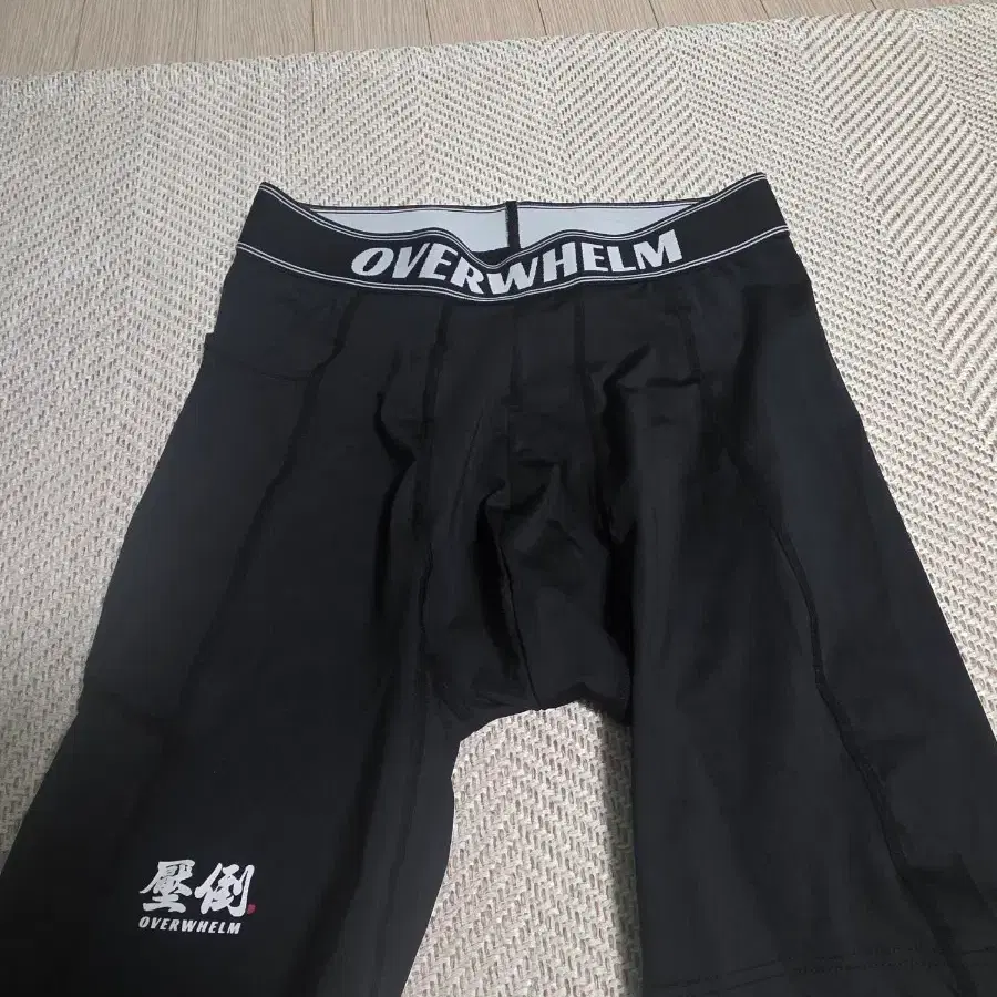 압도 컴프레션 반바지L 새상품