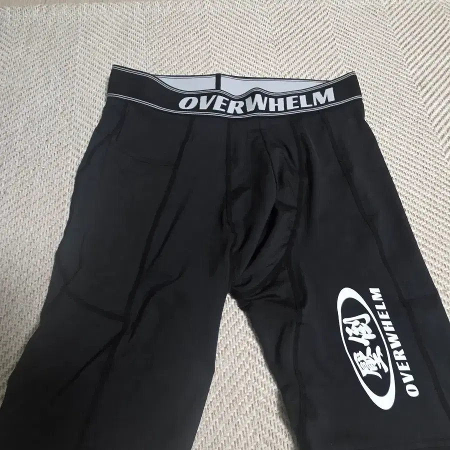 압도 컴프레션 반바지L 새상품