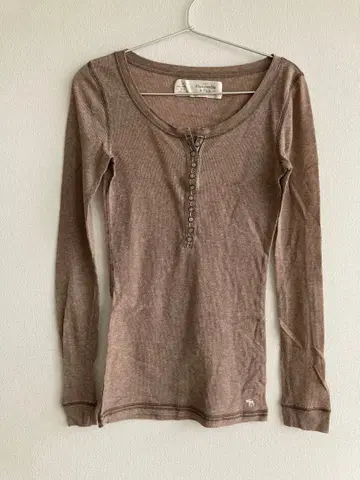 Abercrombie & Fitch 헨리넥 긴팔 티셔츠 M