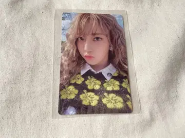 LESSERAFIM 미야와키 사쿠라 트레이딩 카드