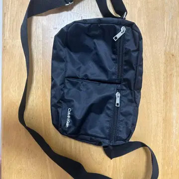 Calvin Klein 숄더백 블랙