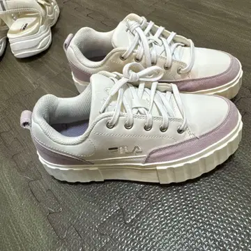 FILA 스니커즈 화이트 퍼플 통굽