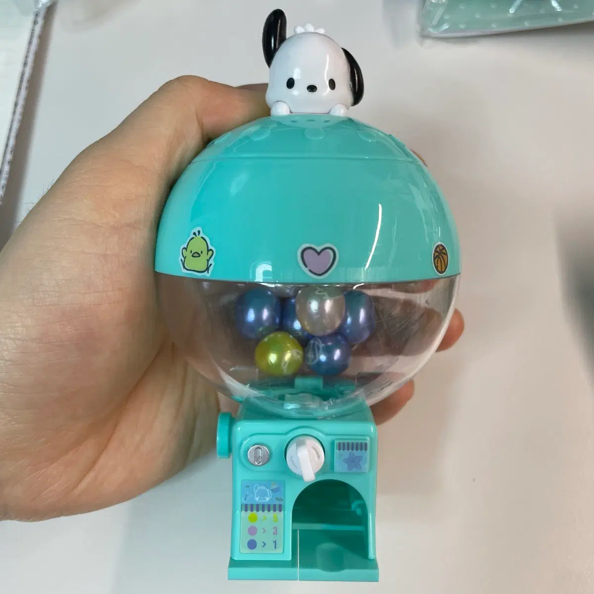 산리오 포차코 가챠 머신