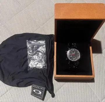 OAKLEY 오클리 GMT 크로노그래프 쿼츠 블랙 다이얼 손목시계 Y2K