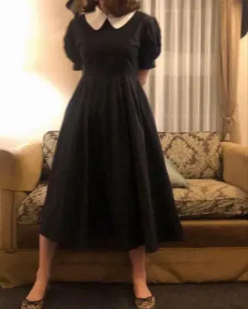 Bibiy. 카라 부착 퍼프 슬리브 원피스 블랙
