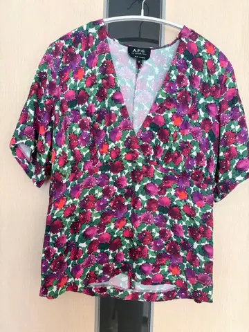 A.P.C. 꽃무늬 반팔 상의 36