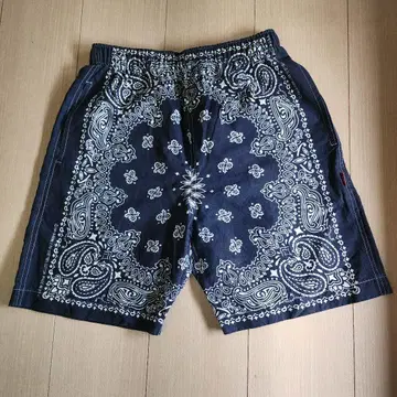 [ M ] HideandSeek 페이즐리 반다나 패턴 숏팬츠