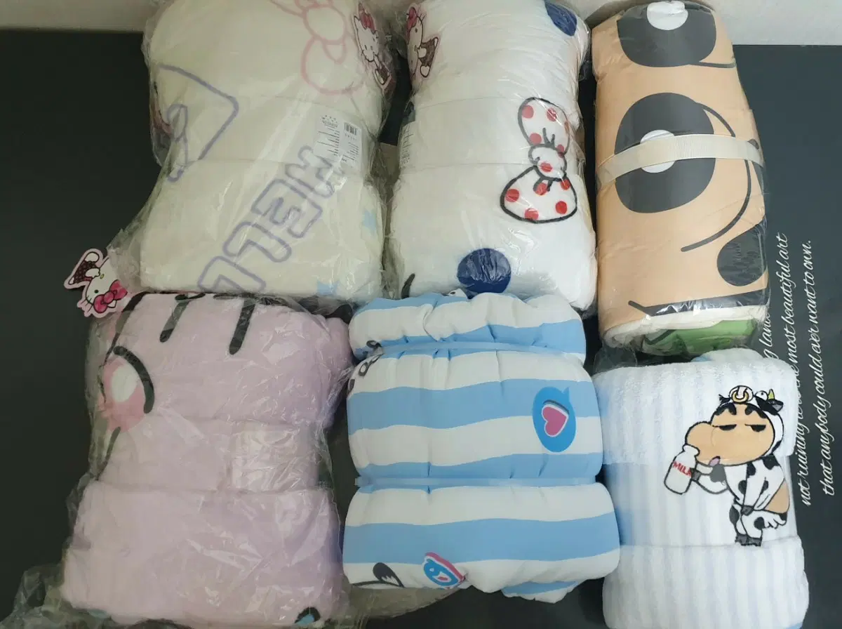 키티, 짱구, 포차코 담요
