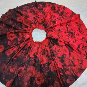 빨간색 장미 무늬 서큘러 스커트 무릎 기장 66cm