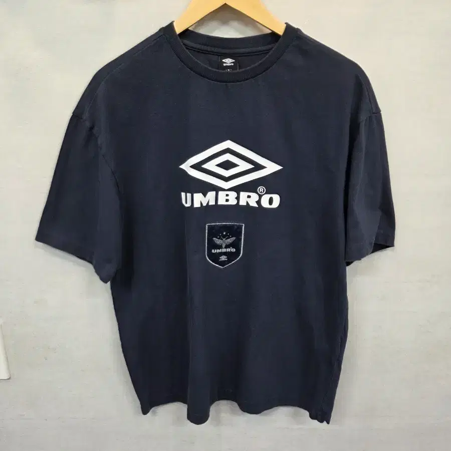 엄브로 빅로고 반팔 90 s 오버핏