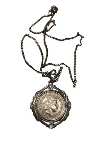 엘리자베스 여왕 코인 모티브 목걸이 빈티지