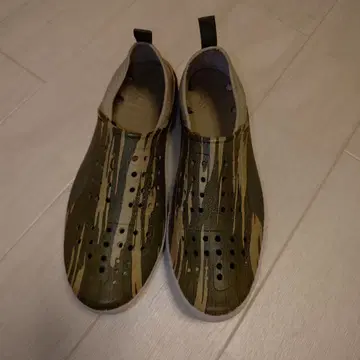 PUMA 카모플라쥬 슬립온 스니커즈