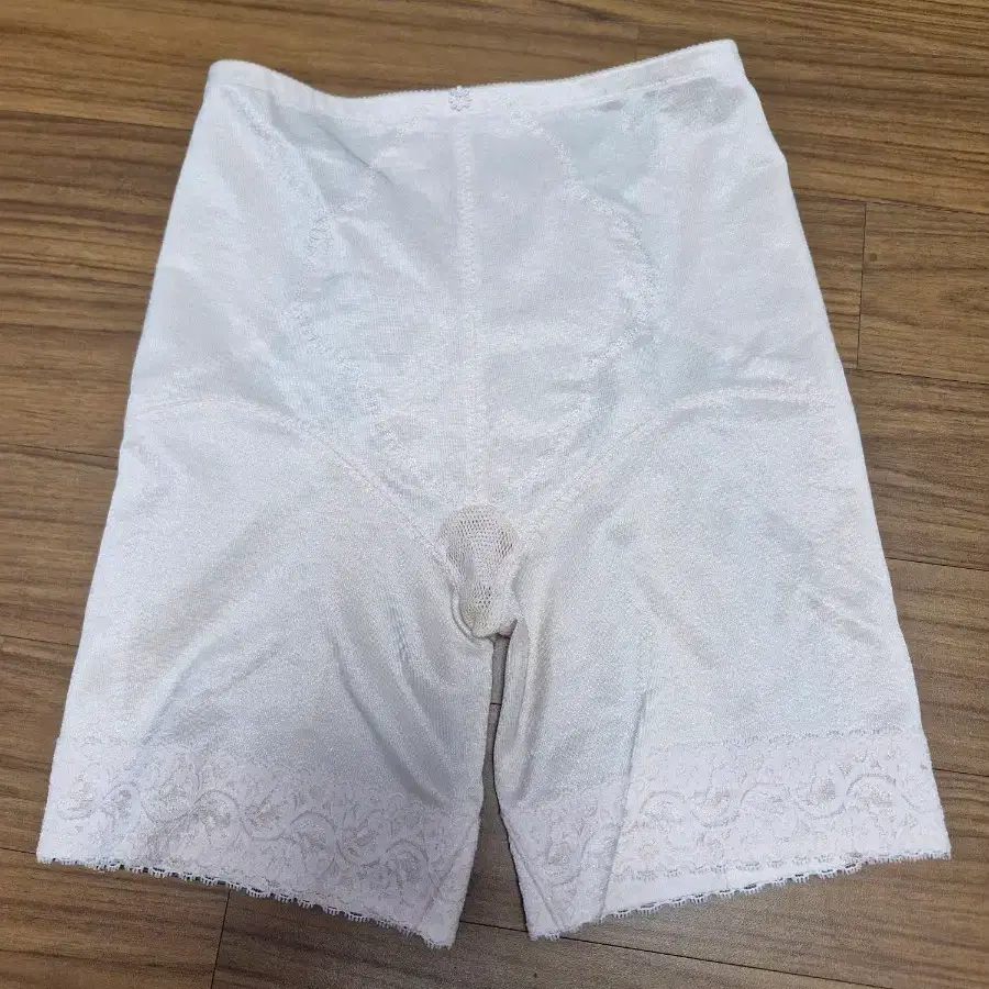 누벨마리 보정 롱거들. 82