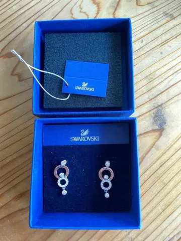 SWAROVSKI 스와로브스키 귀걸이