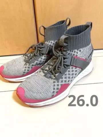 PUMA x STAPLE 이그나이트 에보니트 26.0 그레이 핑크