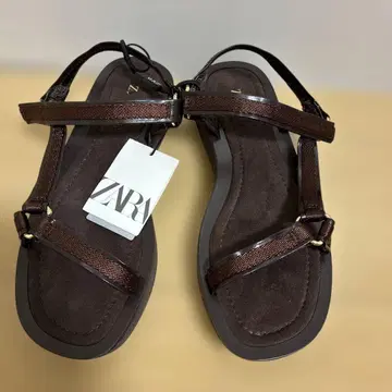 [ 새상품 ] ZARA 스트랩 지퍼 샌들 브라운 38