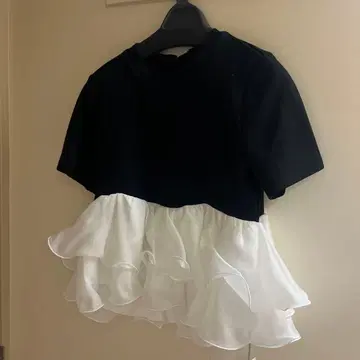SNIDEL 볼륨 페플럼 도킹 컷 풀오버 스나이델