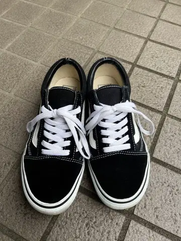 기간 한정 가격 인하 중 VANS 스니커즈 24.5 블랙 화이트
