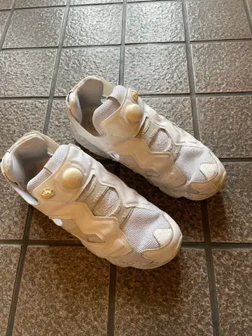 리복(Reebok) 펌프 퓨리 화이트 28cm