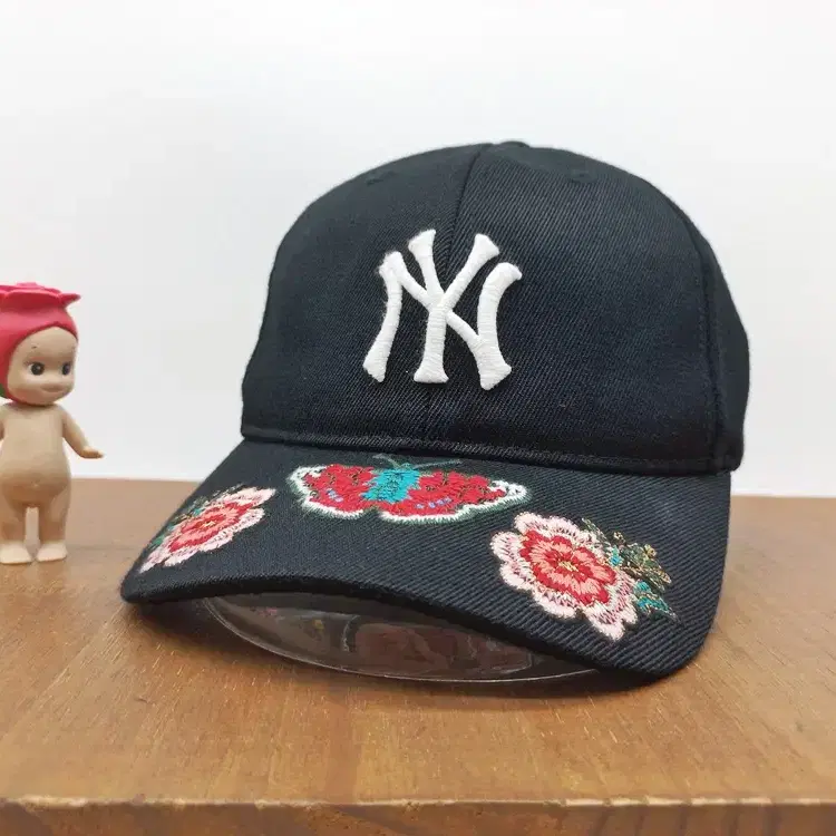 MLB 키즈 뉴욕 양키스 NY 나비 꽃 자수 패치 볼캡 블랙