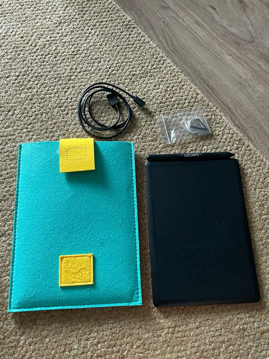 Wacom CTL-472 드로잉 페인팅 및 게임용 디지털 그래픽 태블릿