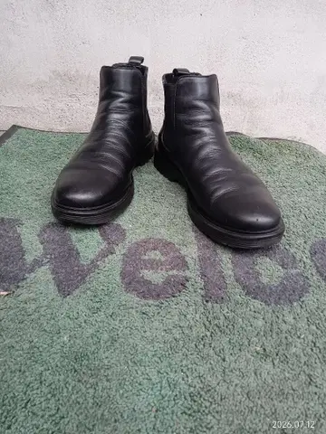 블랙 가죽 사이드 고어 부츠