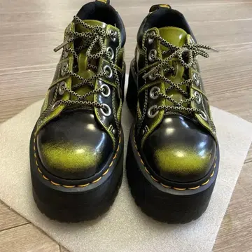 [새상품급] 닥터마틴 로우컷 부츠 스니커즈 24cm 블랙