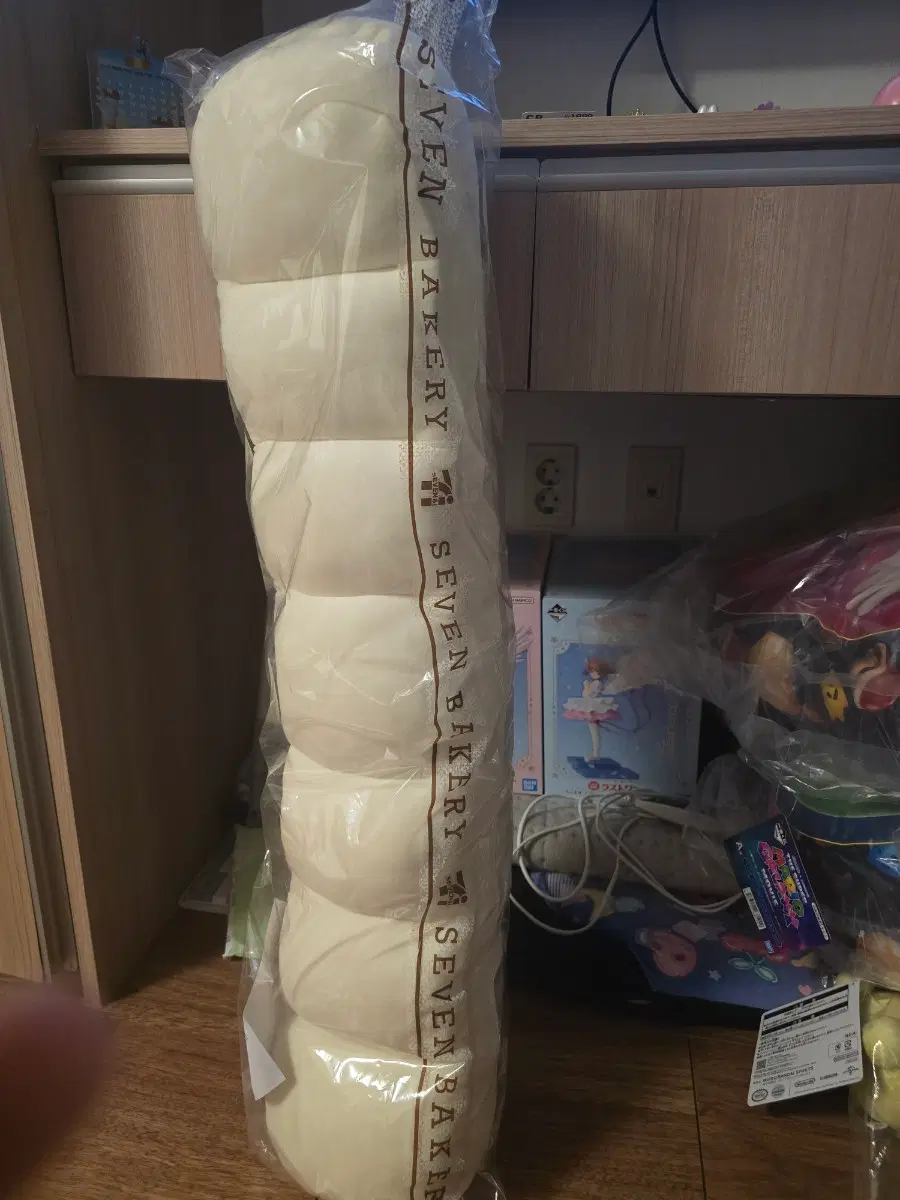 세븐일레븐 해피쿠지 라스트원상 빵 모양 롱 쿠젼