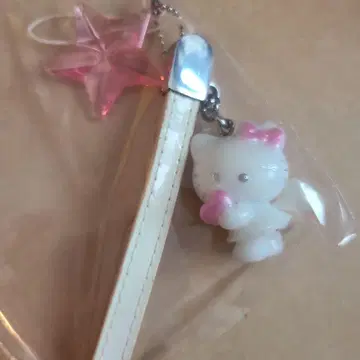 산리오 헬로키티 스트랩 천사