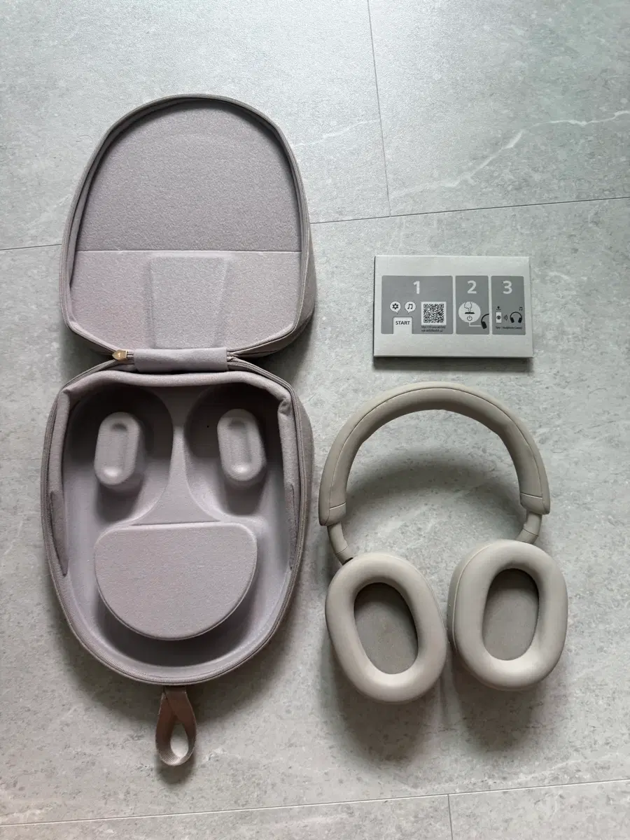 소니 WH-1000XM5 헤드폰 실버
